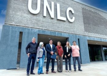 UNLC: LA RECTORA AGUSTINA RODRIGUEZ SAA Y EL SECRETARIO DE ESTADO DE PERSONAS CON DISCAPACIDAD LUIS GIRAUDO FIRMARON UN CONVENIO