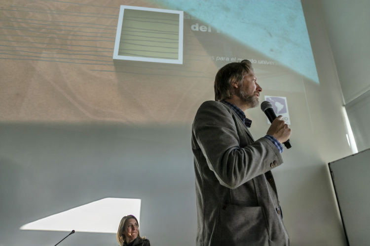 EL MUNDO DEL REVÉS: EL DR. ADRIAN E. BELING DISERTÓ SOBRE LA CRISIS AMBIENTAL EN LA UNLC