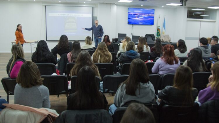 RÉCORD DE PARTICIPANTES EN EL PRIMER ENCUENTRO PRESENCIAL DE ALUMNOS DE LA ULP
