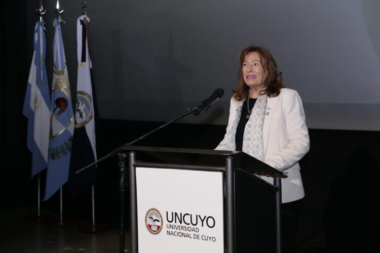UNCUYO: “ESTAMOS ABRIENDO LAS PUERTAS A UN MUNDO DE INFINITAS OPORTUNIDADES”