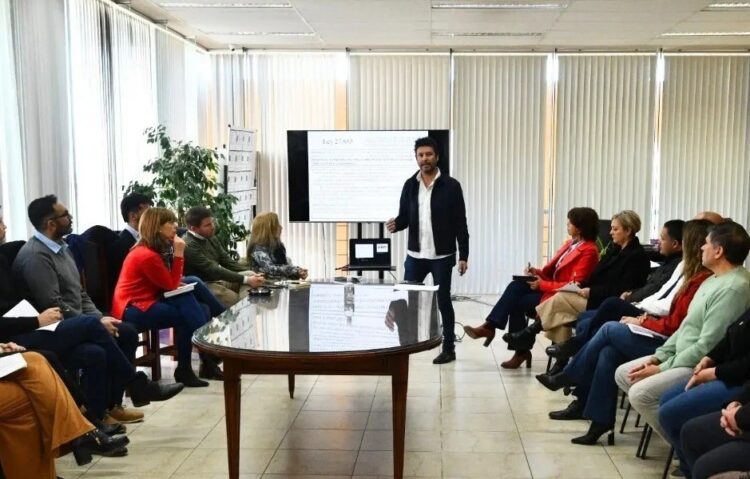 FQByF: BUSCAN POTENCIAR EL SECTOR PRODUCTIVO PROVINCIAL DESDE LA BIO Y NANOTECNOLOGÍA