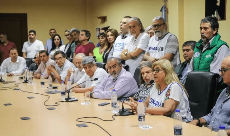 ANUNCIARON UN NUEVO PARO DE 48 HORAS EN RECLAMO POR LA CAÍDA DEL SALARIO