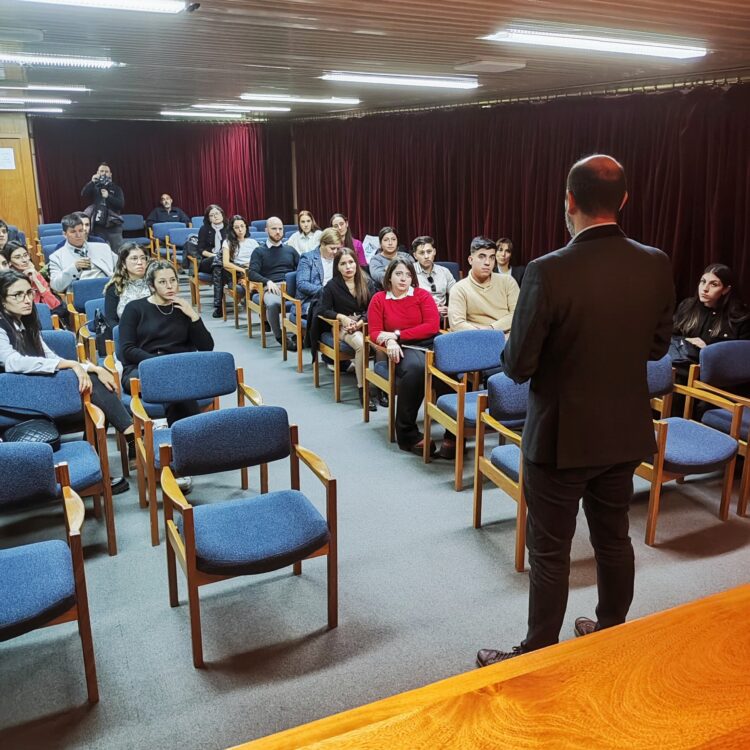 REUNIÓN INAUGURAL DE LA COMISIÓN DE ABOGADOS NÓVELES EN EL CAPSL