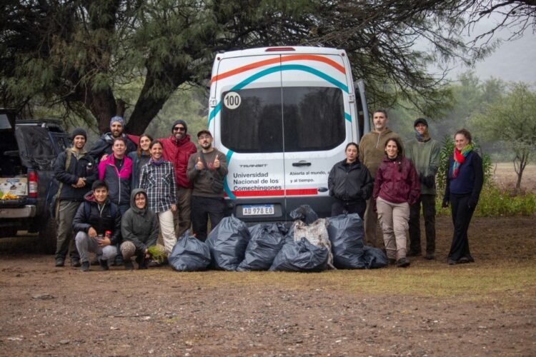 ANTROPO-PLOGGING, UNA INICIATIVA AMBIENTAL TRANSFORMADORA DE LA UNLC EN EL BAJO DE VÉLIZ