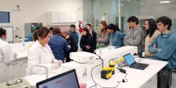 ESTUDIANTES DE LA ESCUELA TÉCNICA N° 34 “ARÍSTIDES BRATTI” VISITARON LA UNLC