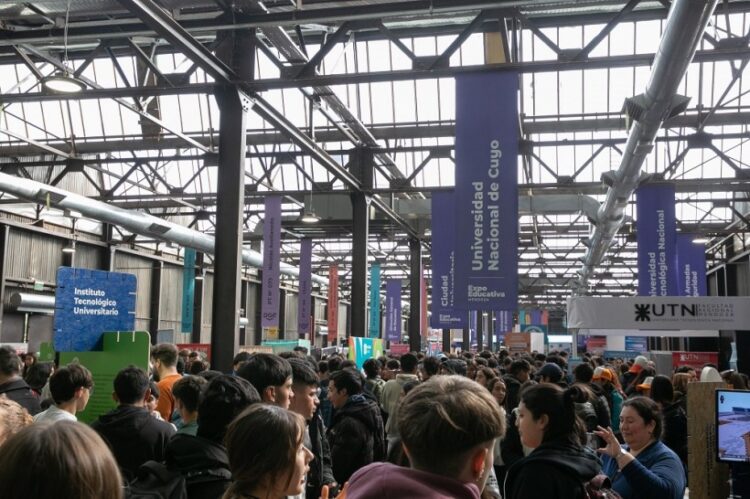 UNCUYO: CULMINÓ LA INSTANCIA PRESENCIAL DE UNA EXPO EDUCATIVA ORIENTADA EN LAS VOCACIONES