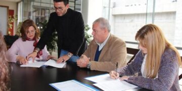 LA UNSL FIRMO DE UN ACTA COMPROMISO CON EL MINISTERIO DE SALUD PROVINCIAL.