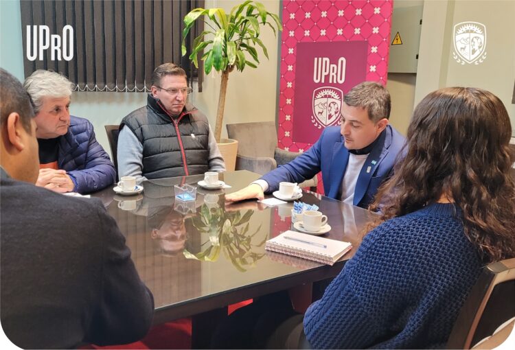 ¡REUNIÓN PRODUCTIVA EN LA UPRO!