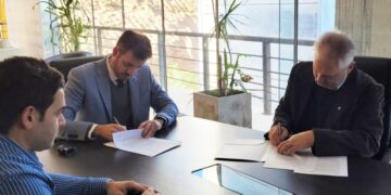 FIRMARON UN CONVENIO AUTORIDADES DE LA FICA Y FUNCIONARIOS DE LA SECRETARÍA DE ESTADO DE AMBIENTE Y DESARROLLO SUSTENTABLE DE SAN LUIS.