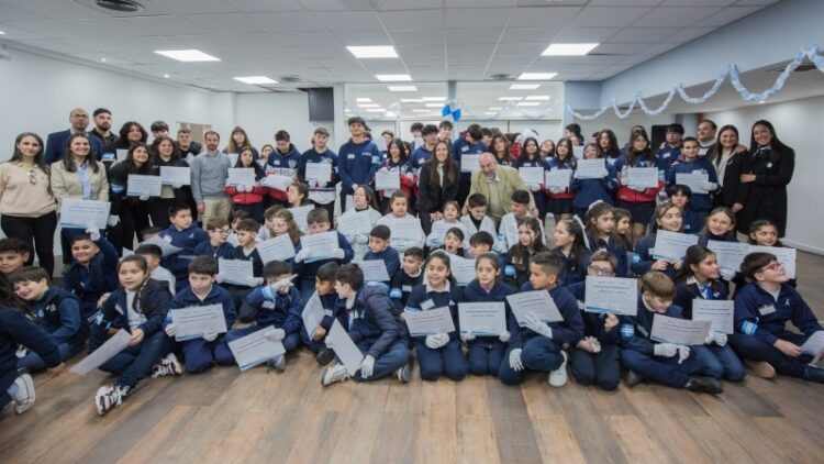 ULP: ALUMNOS DE LAS ESCUELAS PÚBLICAS DIGITALES PROMETIERON Y REAFIRMARON SU LEALTAD A LA BANDERA