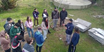 DOCENTES Y ESTUDIANTES DE LA UNLC VISITARON LA COOPERATIVA DE AGUA EN EL RINCÓN