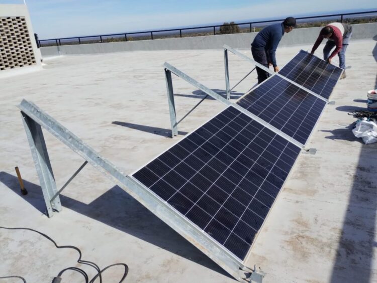 LA UNLC IMPLEMENTA ENERGÍA SOLAR EN SU EDIFICIO ACADÉMICO