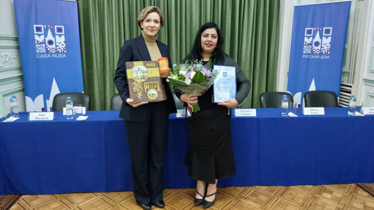 ULP: UNA DOCENTE RECIBIÓ UN PREMIO DE LA CASA DE RUSIA EN BUENOS AIRES