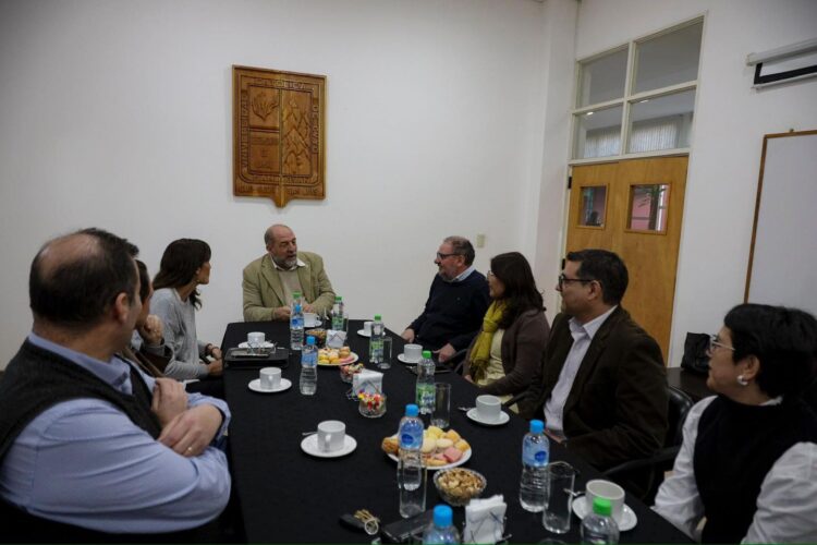 UCCUYO-SL: MELINA MALUF MARTÍNEZ JUNTO A LOS DECANOS DE NUESTRA INSTITUCIÓN RECIBIERON AL RECTOR DE LA ULP LUIS GUILLERMO QUINTAS