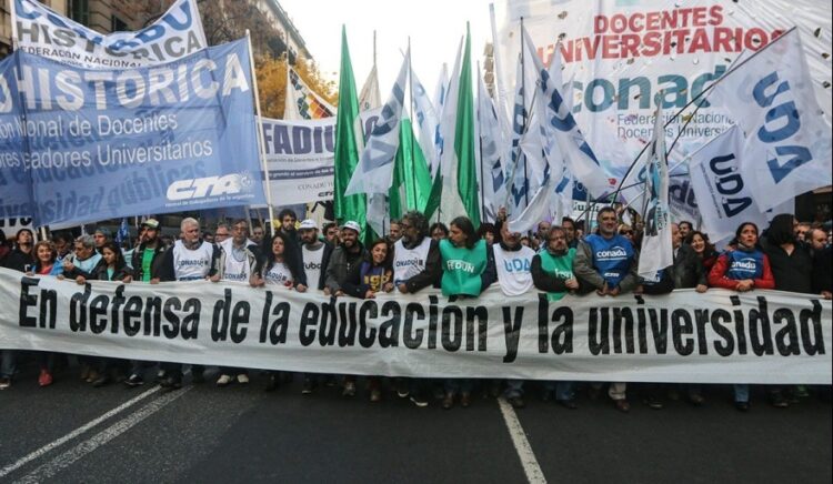 EL FRENTE SINDICAL DE UNIVERSIDADES NACIONALES EXIGE LA APROBACIÓN DE LA LEY DE FINANCIAMIENTO UNIVERSITARIO