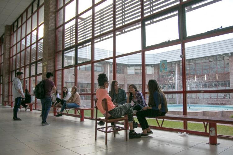 EMPRENDE U 2024: US$ 3.000 PARA LA MEJOR IDEA INNOVADORA Y SUSTENTABLE