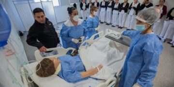 ULP: LICENCIATURA EN ENFERMERÍA ALUMNOS AVANZAN EN SU PRÁCTICA POR ESCENARIOS DE ALTO RENDIMIENTO