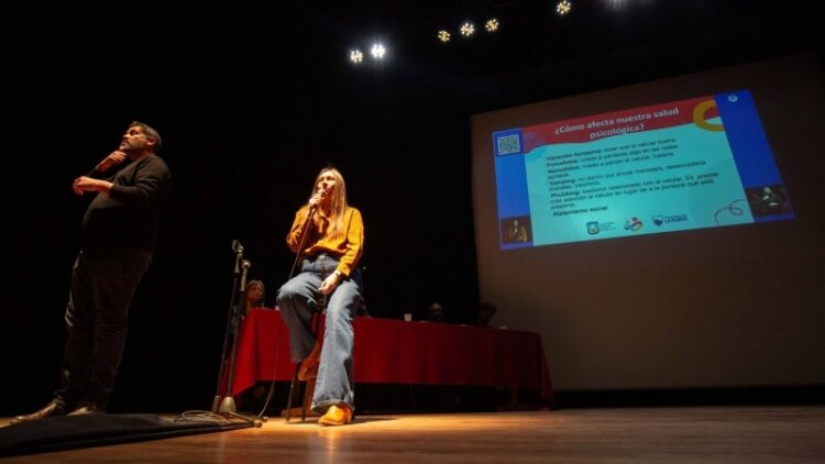 LA ULP Y LA UNSL BRINDARON UNA CHARLA PARA ALUMNOS SOBRE CONSUMOS PROBLEMÁTICOS