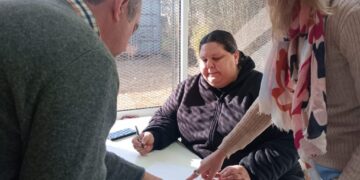 LA UNLC FIRMA UN CONTRATO DE CONCESIÓN DEL COMEDOR CON UNA EMPRENDEDORA LOCAL