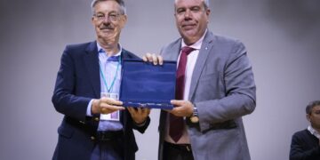 WILFRED TYSOE RECIBIÓ EL DOCTORADO HONORIS CAUSA DE LA UNSL