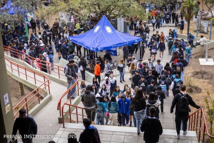 MÁS DE 7 MIL ESTUDIANTES FORMARON PARTE DE LA PROMOCIÓN DE CARRERAS DE LA UNSL