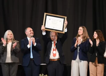 HISTÓRICO: LA UNVIME ENTREGÓ SU PRIMER DOCTOR HONORIS CAUSA AL CATEDRÁTICO MIGUEL ÁNGEL SANTOS GUERRA