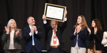 HISTÓRICO: LA UNVIME ENTREGÓ SU PRIMER DOCTOR HONORIS CAUSA AL CATEDRÁTICO MIGUEL ÁNGEL SANTOS GUERRA