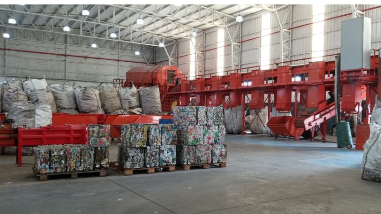 ULP: EN DONOVAN, ALUMNOS DE LA EPDA PUEDEN TOMAR CLASES EN SU LUGAR DE TRABAJO