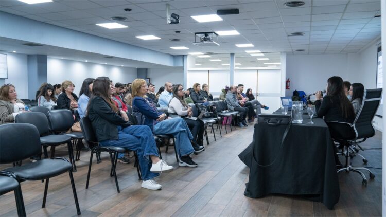 ULP: MÁS DE 250 DOCENTES ASISTIERON A UN SEMINARIO SOBRE ADICCIONES