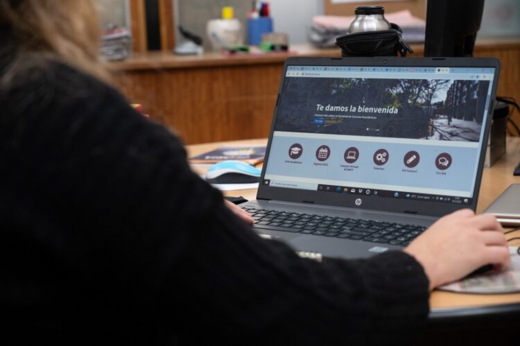LA UNCUYO AVANZA HACIA LA MADUREZ DIGITAL