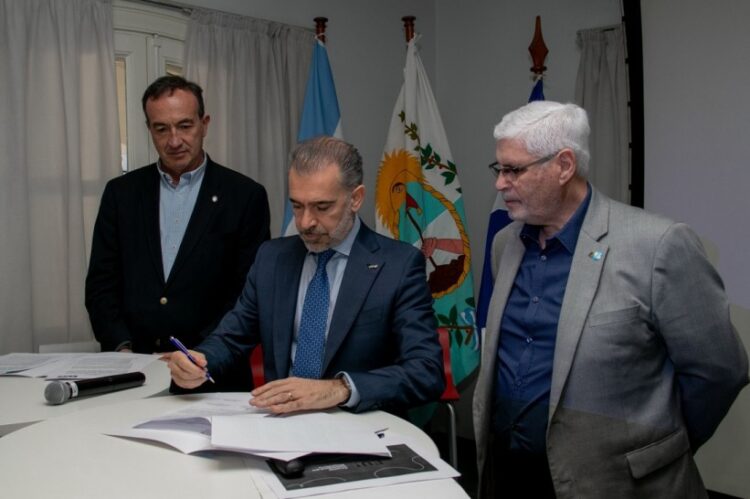 LA UNCUYO E YPF HABILITARÁN UNA PLATAFORMA DE TRABAJO COLABORATIVO