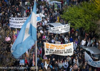 5 MENTIRAS Y 5 VERDADES SOBRE LAS UNIVERSIDADES PÚBLICAS