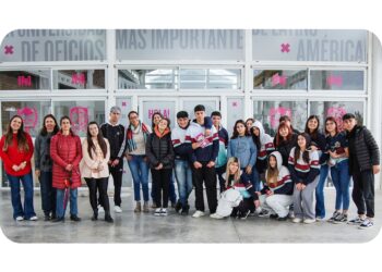 ¡LOS ALUMNOS DE LA ESCUELA N°5 BARTOLOMÉ MITRE EXPLORARON EL UNIVERSO UPRO!