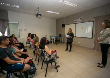 SALUD VISUAL: LA UNCUYO SUMA UN SERVICIO GRATUITO PARA LA COMUNIDAD