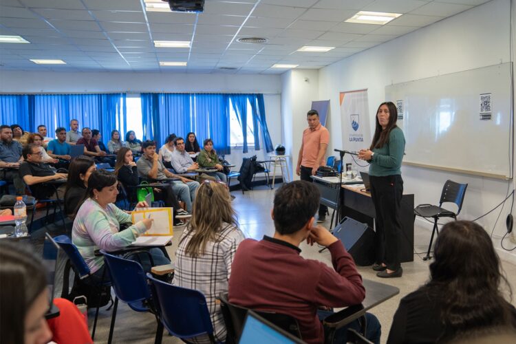 ULP: “ES IMPORTANTE APRENDER A USAR LA IA EN EL AULA Y NO NEGAR SU USO”