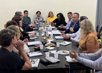 UNVIME: EL RECTOR MANTUVO REUNIÓN DE TRABAJO CON FUNCIONARIOS DE EDUCACIÓN DE LA PROVINCIA