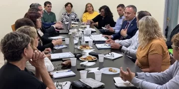 UNVIME: EL RECTOR MANTUVO REUNIÓN DE TRABAJO CON FUNCIONARIOS DE EDUCACIÓN DE LA PROVINCIA