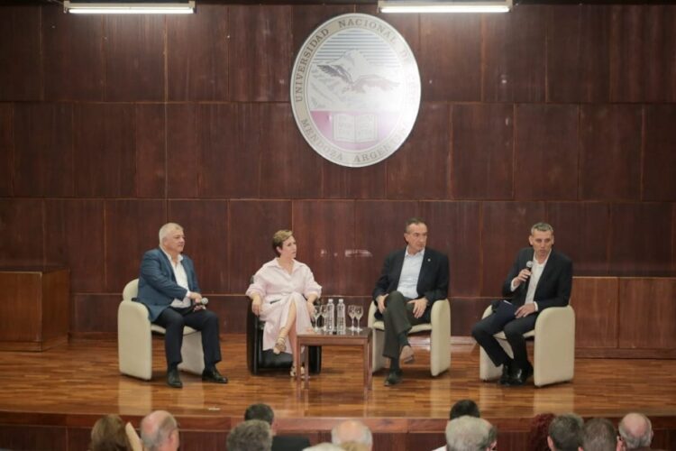 LA UNCUYO FUE SEDE DEL FORO ENERGÉTICO NACIONAL
