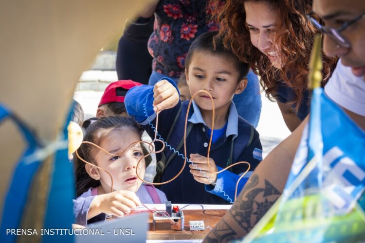 UNSL: MINIMENTES LLEGA A LA PUNTA: JUEGOS, CIENCIA Y DIVERSIÓN PARA TODA LA FAMILIA