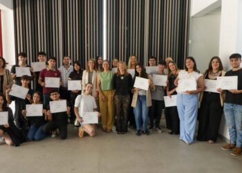 LA ESCUELA DE EDUCACIÓN PROFESIONAL DE LA UNLC ENTREGÓ DIPLOMAS A LOS EGRESADOS DE 2024