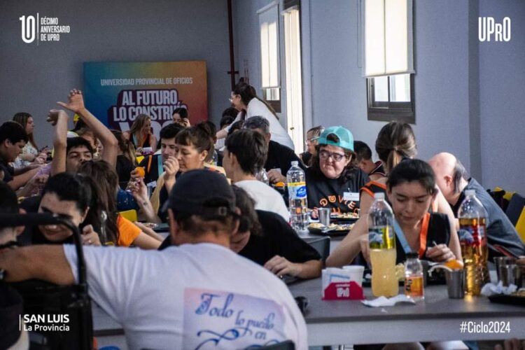 ¿ALGUIEN DIJO COMEDOR UPRO? ¡SE ENCIENDEN LAS HORNALLAS!