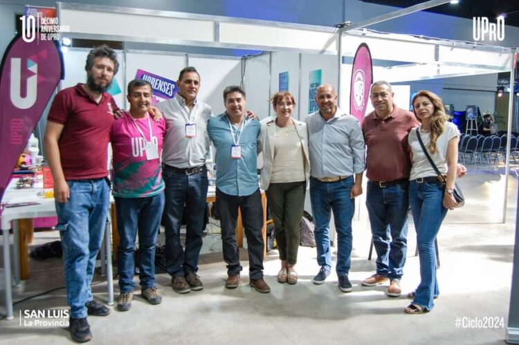 CIENCIA, TECNOLOGÍA Y COMUNIDAD: UPRO EN “EXPO INNOVA CONCIENCIA”