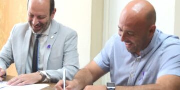 LA MUNICIPALIDAD DE LA PUNTA Y EL CAPSL FIRMAN CONVENIO EN EL DÍA INTERNACIONAL DE LA ELIMINACIÓN DE LA VIOLENCIA CONTRA LA MUJER