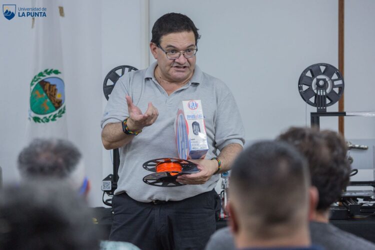 ULP: SE REALIZÓ EL 2° ENCUENTRO DE INTRODUCCIÓN A LA IMPRESIÓN 3D