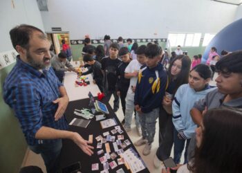 LA ULP LLEGÓ CON SUS PROPUESTAS EDUCATIVAS A LA COMUNIDAD HUARPE