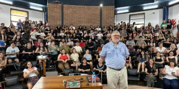 UNSL: LUEGO DE 33 AÑOS, EL DR. HUGO KLAPPENBACH DIO SU ÚLTIMA CLASE