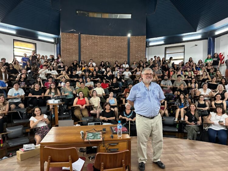 UNSL: LUEGO DE 33 AÑOS, EL DR. HUGO KLAPPENBACH DIO SU ÚLTIMA CLASE