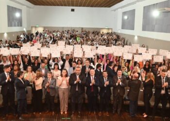 UNVIME: LA UNIVERSIDAD ENTREGÓ 58 NUEVOS PROFESIONALES A LA SOCIEDAD Y LOS APOYARÁ EN SU INSERCIÓN LABORAL