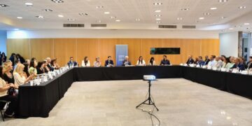 EL RECTOR, RUDY CÁMERA Y LA SECRETARIA DE VINCULACIÓN Y PRODUCCIÓN TERRITORIAL DE UPRO