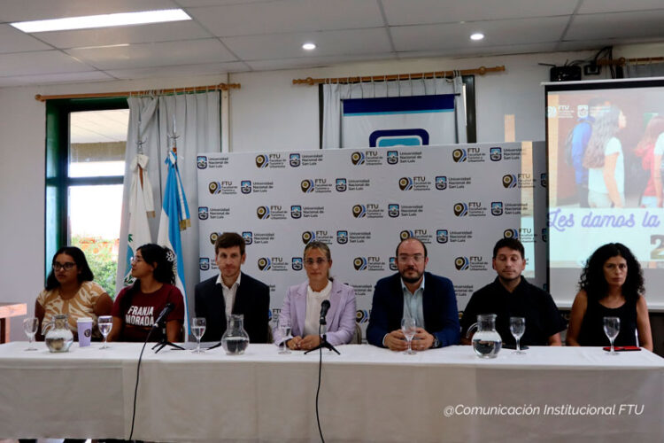 EL CENTRO UNIVERSITARIO DE MERLO RECIBIÓ A SUS INGRESANTES 2025